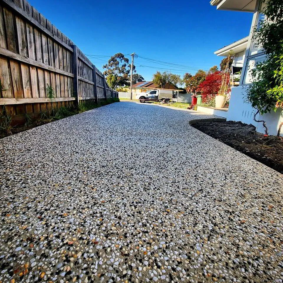 Wraparound garden path — Niddrie