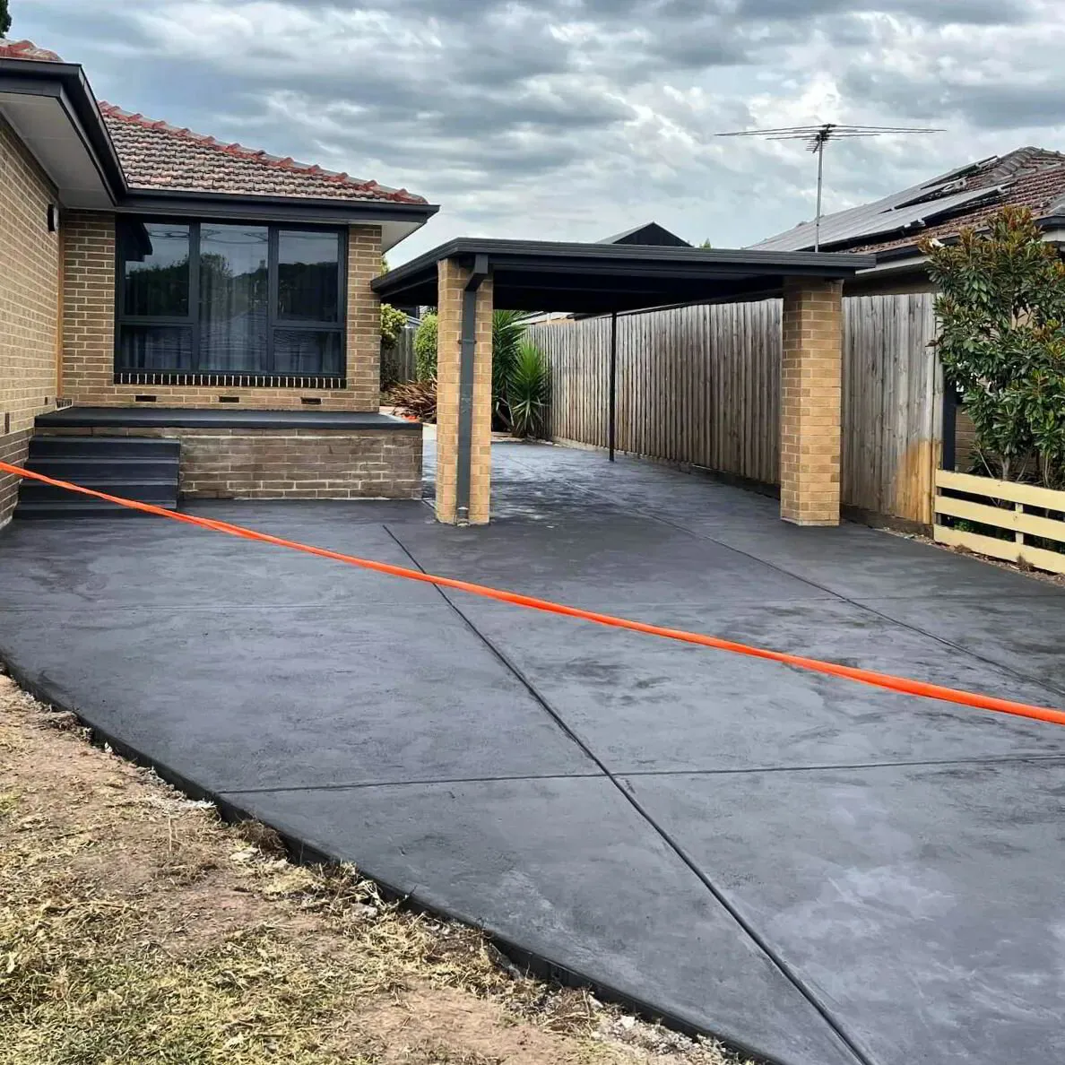 Narrow side path — Brunswick West