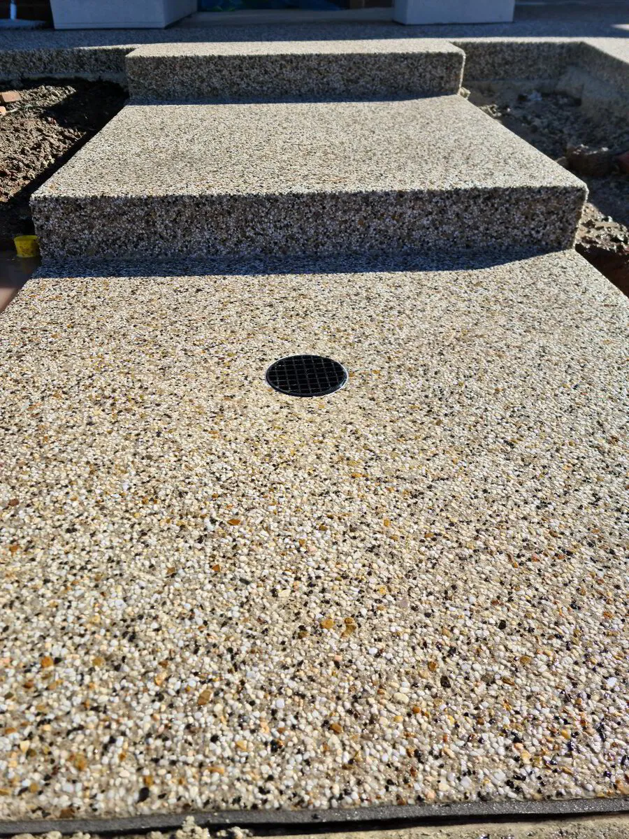 Garden edging & path — Pascoe Vale South